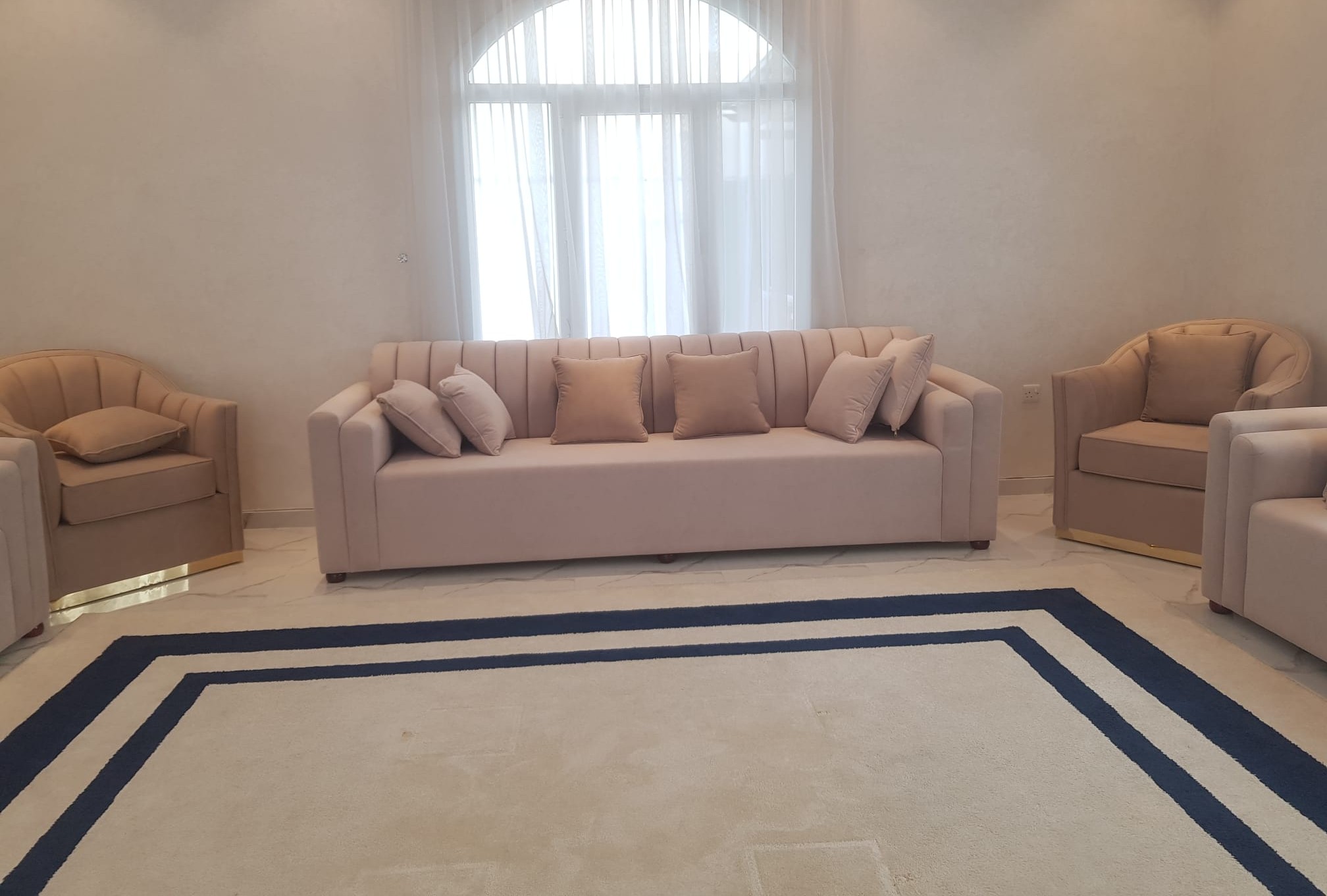 Contact furniture home decoration - Portfolio 8